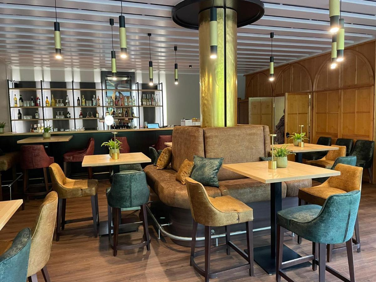 Uferdeck - Boutique Hotel トラーベン・トラールバッハ エクステリア 写真