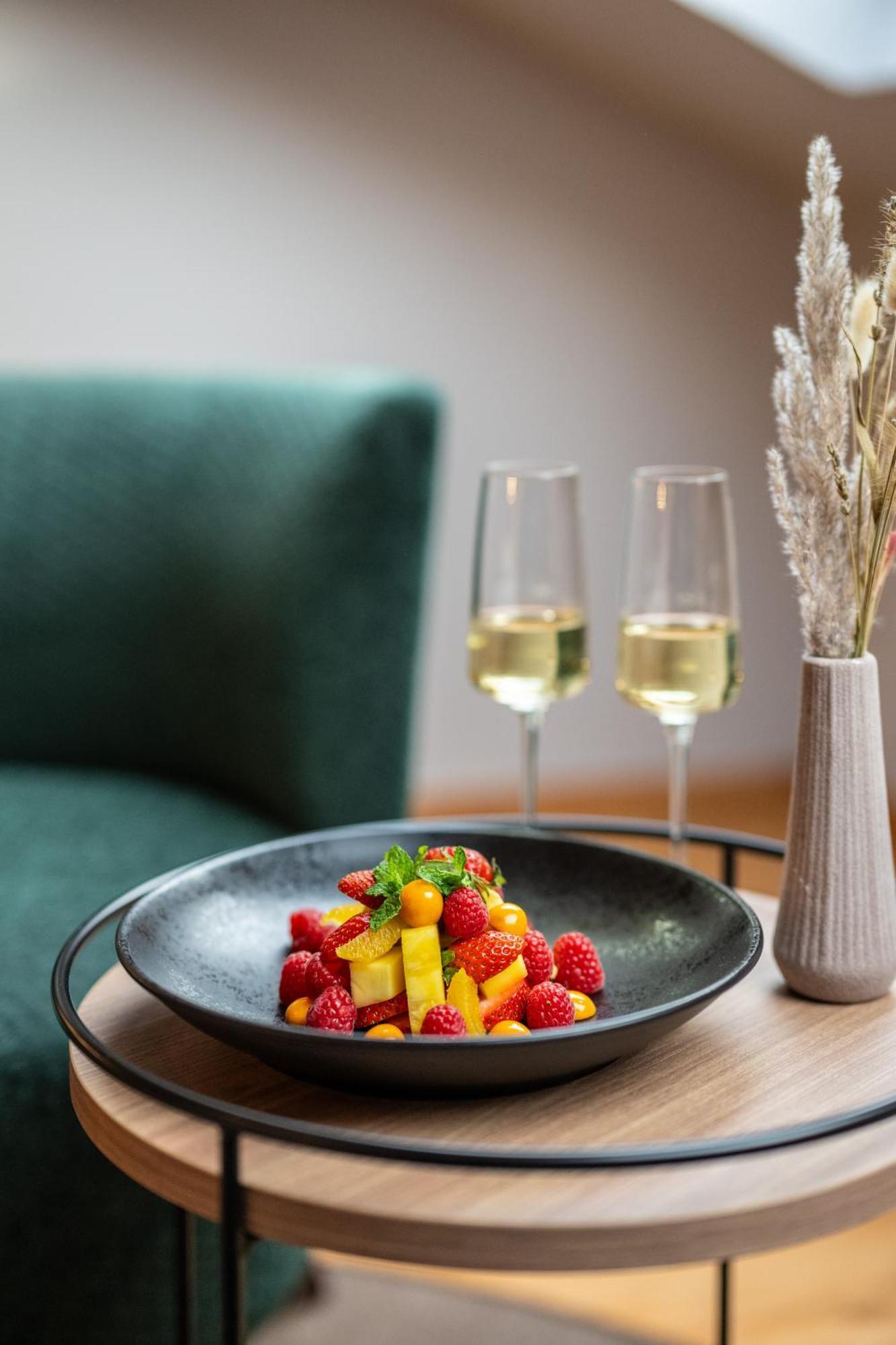 Uferdeck - Boutique Hotel トラーベン・トラールバッハ エクステリア 写真