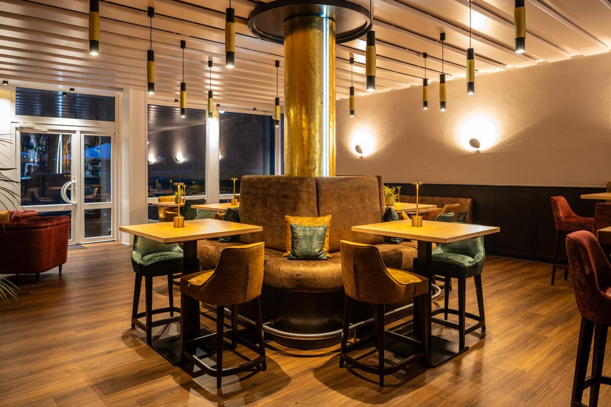 Uferdeck - Boutique Hotel トラーベン・トラールバッハ エクステリア 写真