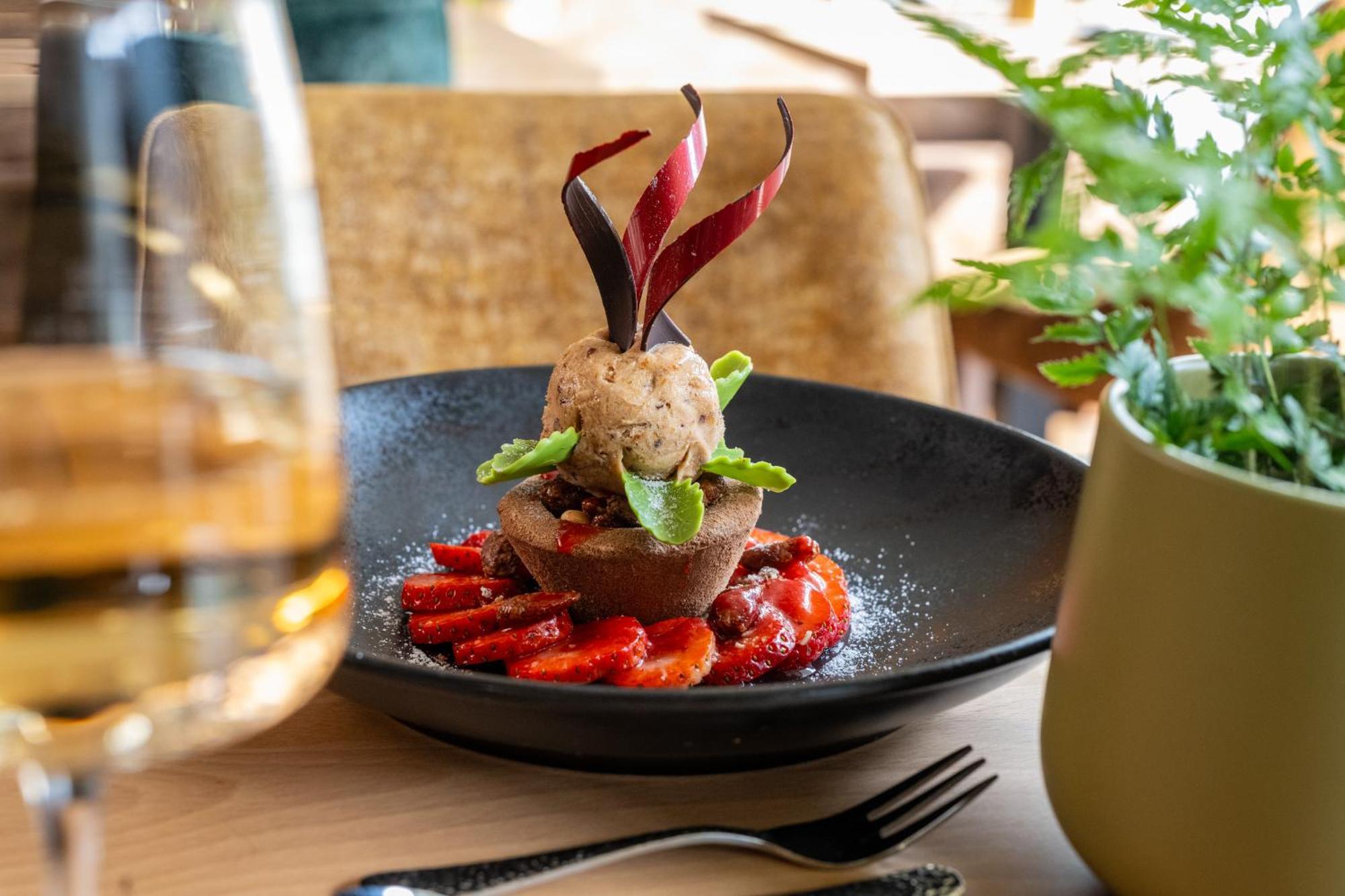 Uferdeck - Boutique Hotel トラーベン・トラールバッハ エクステリア 写真